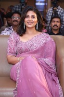 Anjali Shines with Effortless Charm